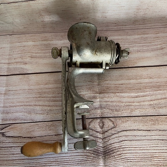 Vintage universal meat grinder made in usa - Picture 5 of 5
